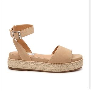 *BRAND NEW!* Steve Madden Sandals